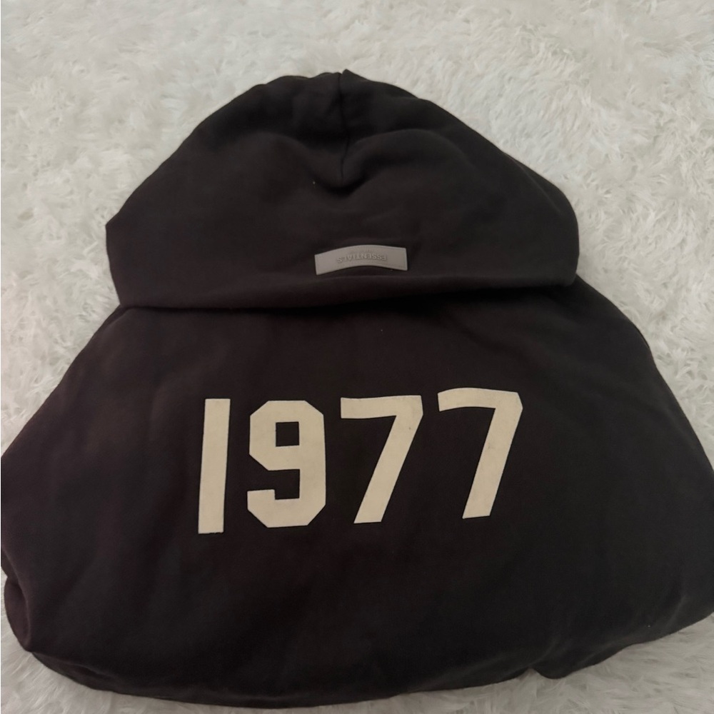 Essentials Black Sweatshirt 1977 Design - Picture 4 of 5
